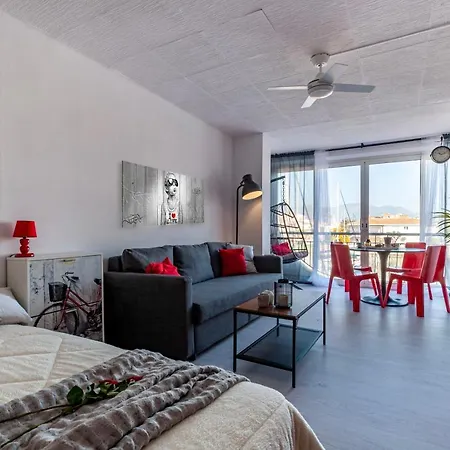 Estudio En 1ª Linea Con Vistas Al Puerto Deportivo By Insidehome Apartamento *